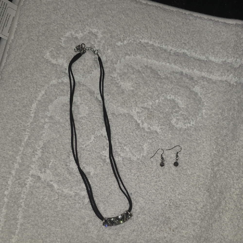 Elegant Black and Silver Necklace and Earring Set